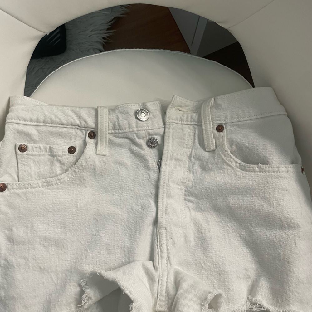 Levi’s 501 white jean shorts